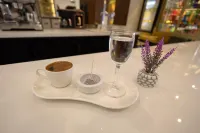 最近的機場飯店 - 酒吧