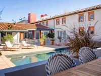 Ibis Montauban - Pool