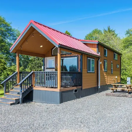 Rainforest Retreat Tiny Home: Fishing Cabin