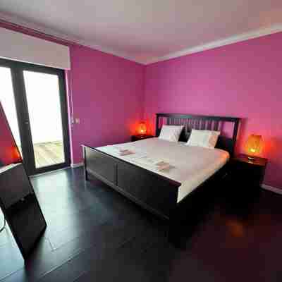 Cascais House – Pool Rooms