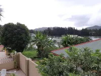 One Bedroom Self-Catering Accommodation - Mountain view