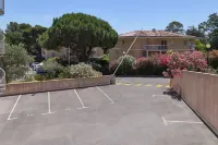 Hôtel Cyano Fréjus Saint RAPHAËL - parking