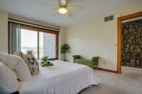 Lakefront Syracuse Home w/ Deck & Private Dock! - Country Houses