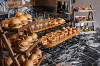 Samala Suites Bangkok Sukhumvit 19 by Kingston Hotels - servizio colazione