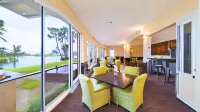 Holiday Inn Express & Suites Brownsville by IHG - Parkering