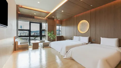 Pearl Almond Hotel - 2-Star