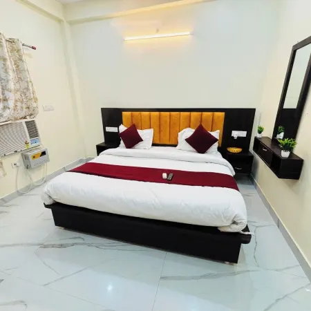 Hotel Aryanandan - Near Ram Mandir