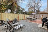 Charleston Oasis with Hot Tub, Mins to Dtwn - Alojamientos