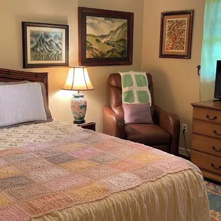 Home Away from Home 2 Br Pets & WiFi Rutherfordton NC 28139 Near Rails to Trails