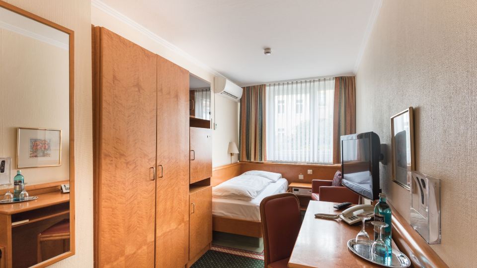 Hotel Belmont Classic