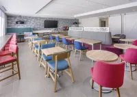 Home2 Suites By Hilton Carson City - breakfast