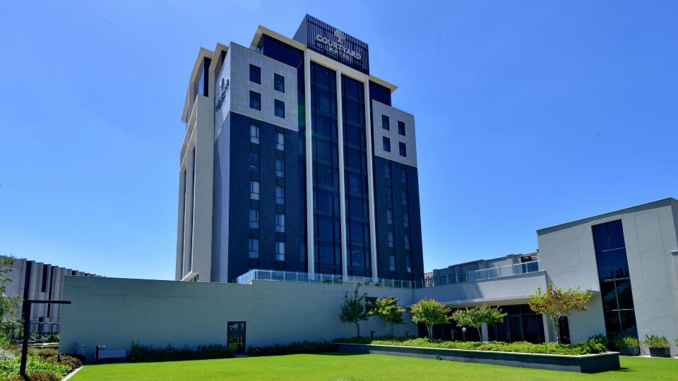 Courtyard Hotel Waterfall City
