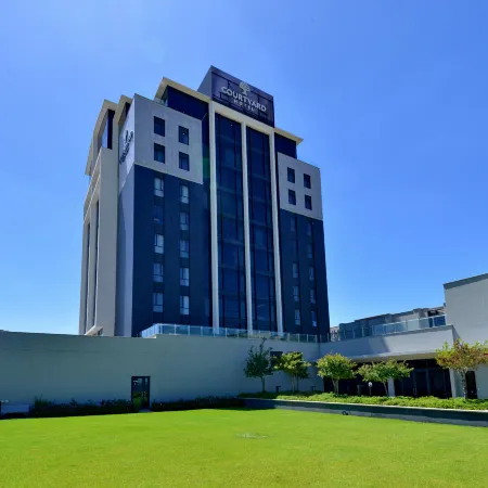 Courtyard Hotel Waterfall City
