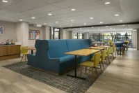 Hampton Inn York - 2-Star