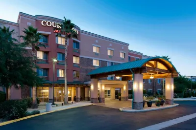 Courtyard Phoenix West/Avondale Hotels in Maryvale