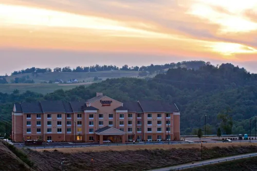 Fairfield Inn & Suites Morgantown - parkir