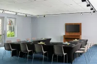 Aloft Cleveland Beachwood - parking