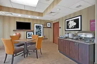 Hampton Inn Huntington/Barboursville - breakfast