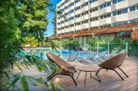 HÔTEL C Suites Chambres Spacieuses - piscina