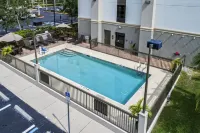 Hampton Inn & Suites Fort Myers-Estero/FGCU - Pools