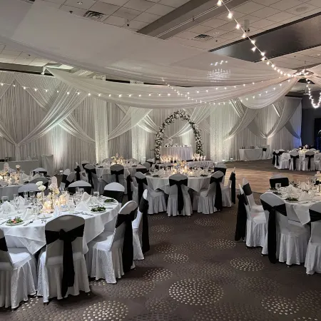 DoubleTree by Hilton Hotel Bloomington