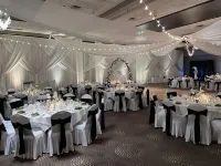 DoubleTree by Hilton Hotel Bloomington - spa