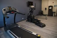Cobblestone Inn & Suites - Forest City - С тренажерным залом