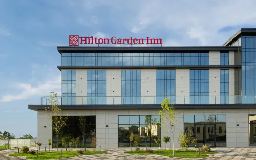 Hilton Garden Inn Samarkand - مسبح