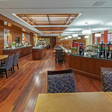 DoubleTree by Hilton Tulsa - Warren Place