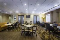 Hampton Inn Kingsland - Parkplatz