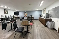 Extended Stay Inn & Suites Marion I-57 - parking