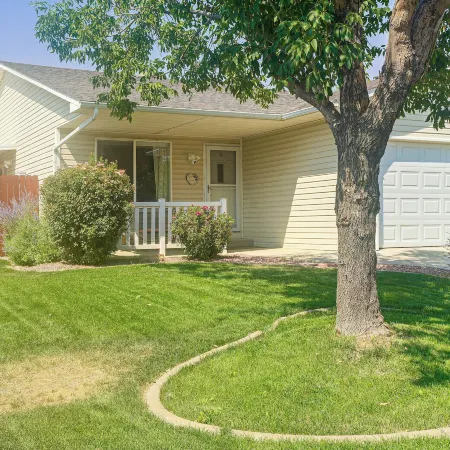 Grand Junction Home w/ Patio: Shop, Dine & Hike!
