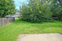 Walkable Overland Park Townhome w/ Patio - Apartments