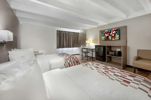 Red Roof Inn Kokomo - Pet friendly
