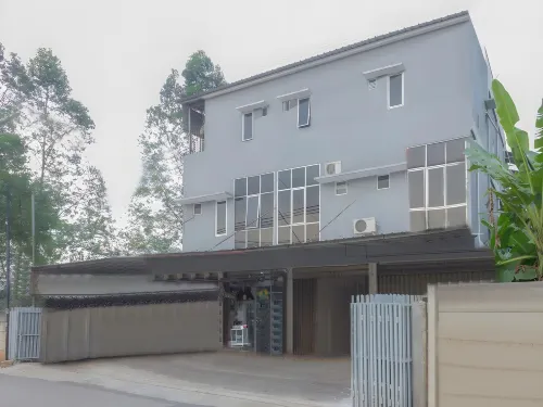 Hotel O 77 Guesthouse - 2-Star