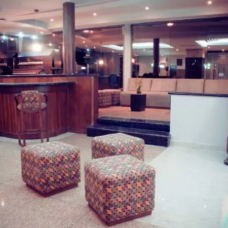 El Paseo Hotel