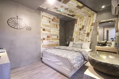 Busan Jangjeon-Dong Oops Hotels near Geumgang Park