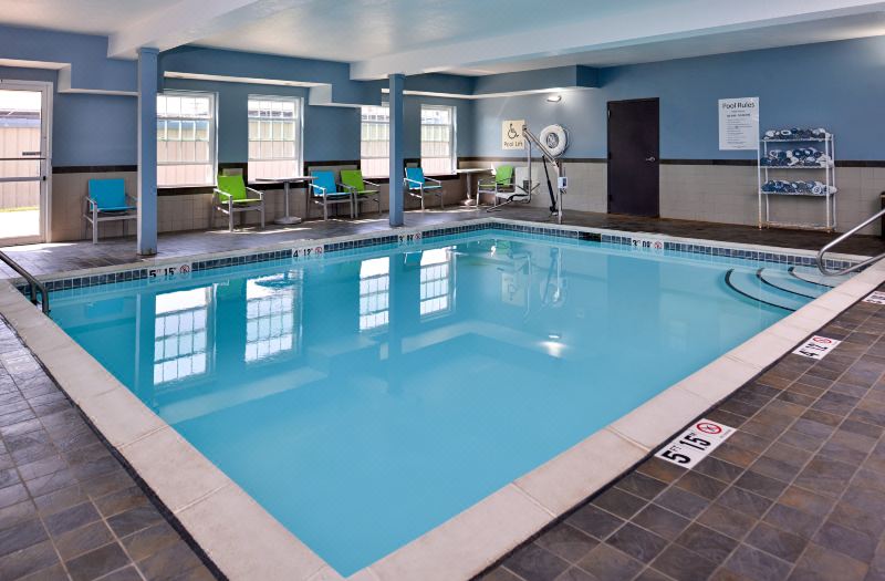Holiday Inn Express & Suites North Kansas City by IHG photo 2