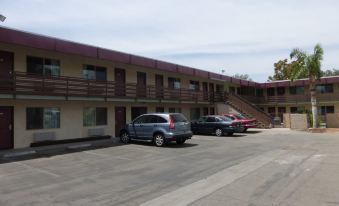 Red Roof Inn Bakersfield