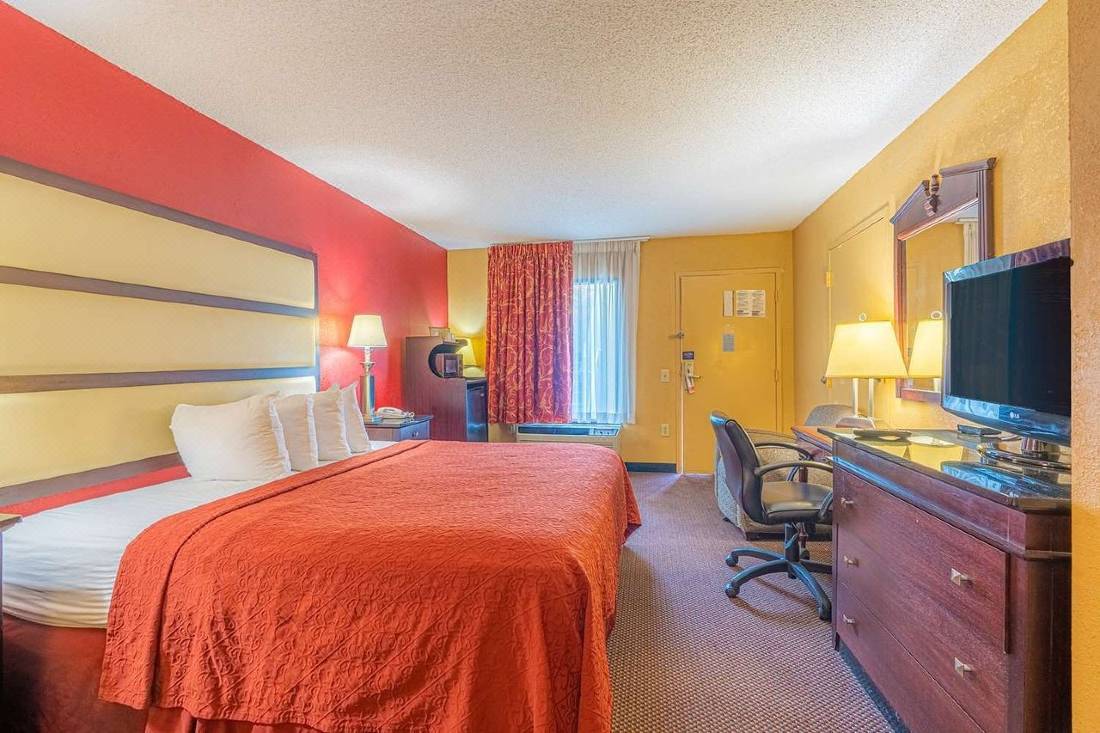 lodging in milledgeville ga