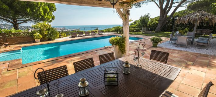 Villa with Spa, Pool and View of St Tropez's Gulf Hotels in Sainte-Maxime