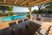 Villa with Spa, Pool and View of St Tropez's Gulf - Villas