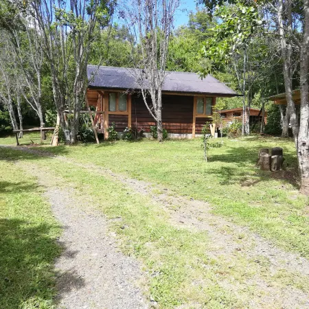 Wonderful Rustic Cabin 2, with Native Logs, on the Banks of the Trancura River