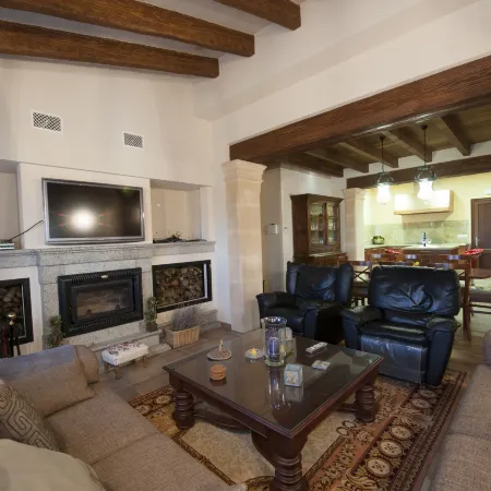 Can Corem de Son Moix - Luxurious 6-Bedroom Villa Just 10 Minutes from the Beach