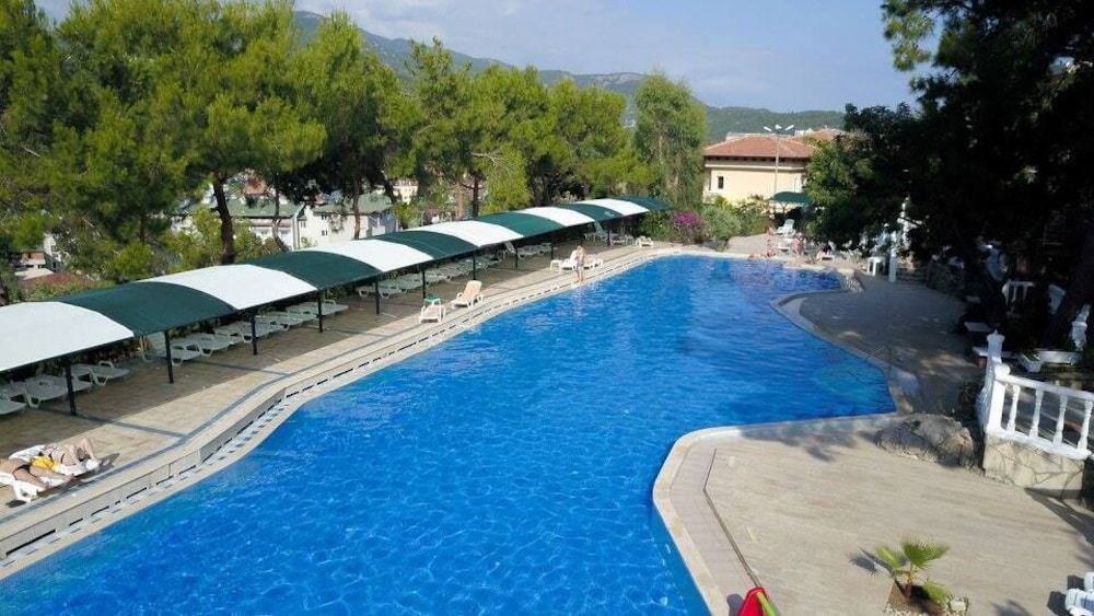 Senza Garden Holiday Club