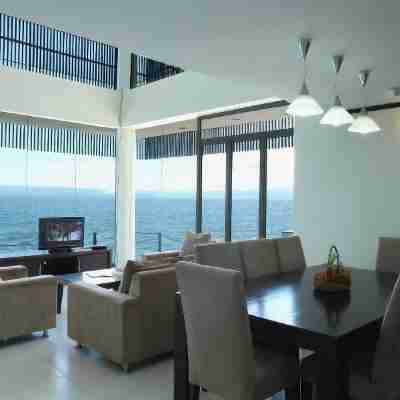 Tiara Bunga Hotel & Villa Dining/Meeting Rooms