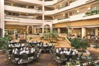 Embassy Suites by Hilton Greensboro Airport - فطور