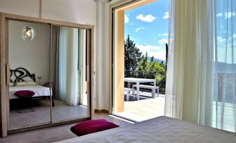 Three Room Apartment Groppello Green with Large Lake View Terrace
