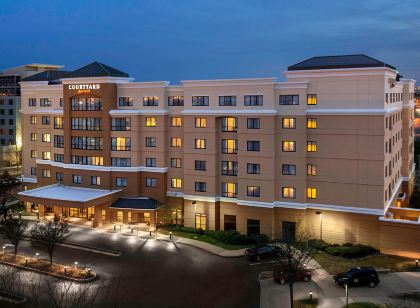 Courtyard by Marriott Newark Elizabeth