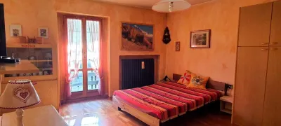 Maison des Skieur- Ski Out Hotels near Cappella di San Claudio